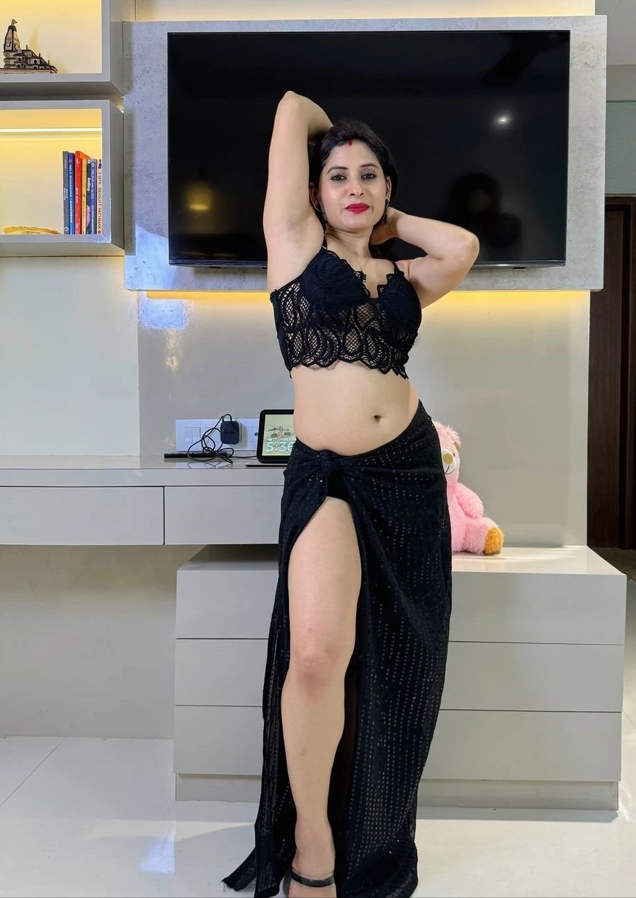 Independent Trenda Cam Show / Reel Meet – Indian escort in Chandigarh — 2 / 4
