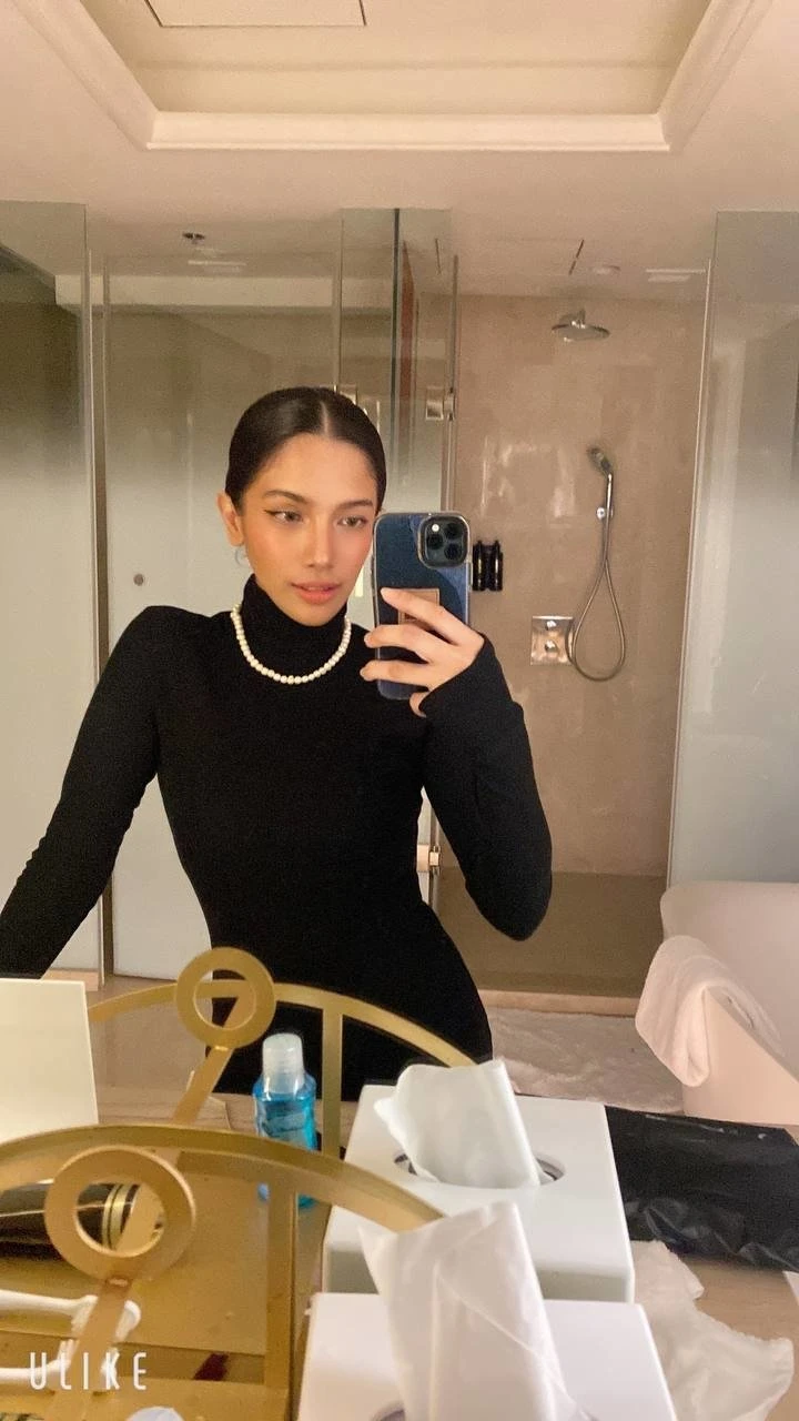 Trixie PARTY GIRL – Armenian escort in Hong Kong — 9 / 12