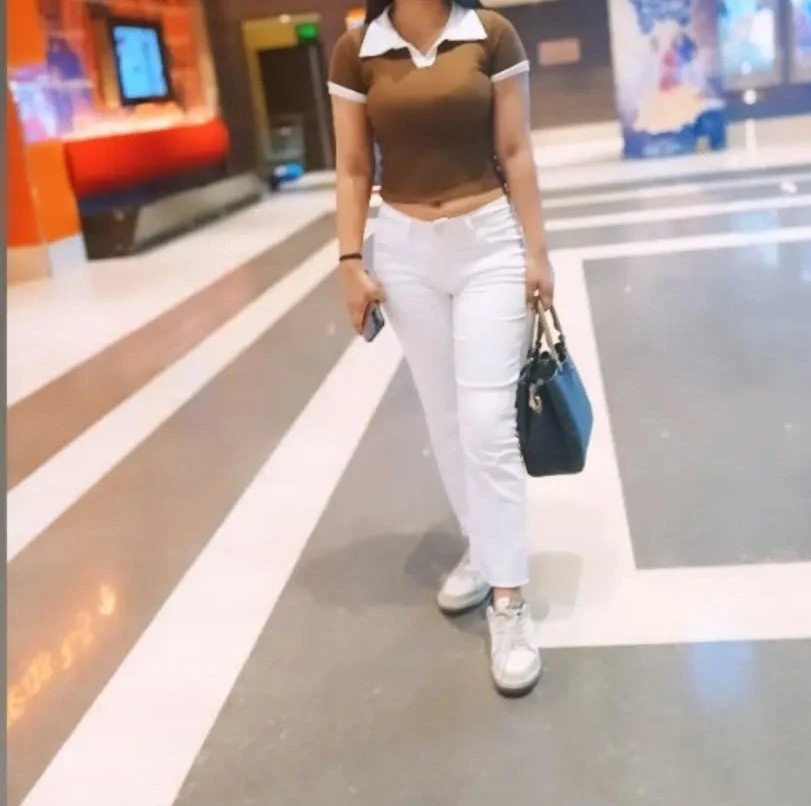 Anshika Sharma – escort in Ghaziabad — 2 / 4
