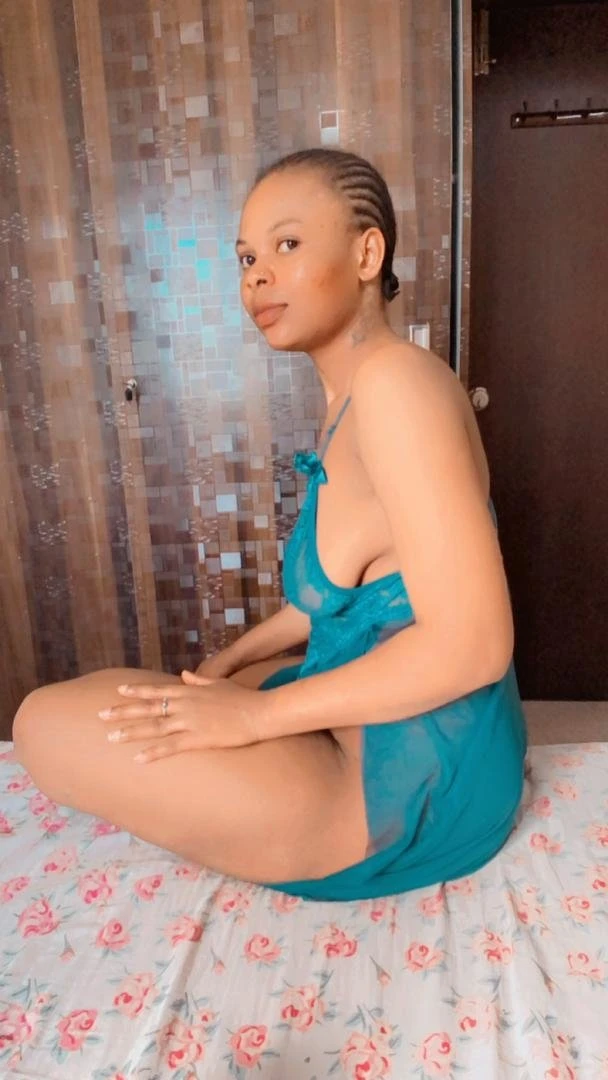 Sweet Girl in ELECTRONIC CITY – Ghanaian escort in Bangalore — 2 / 9