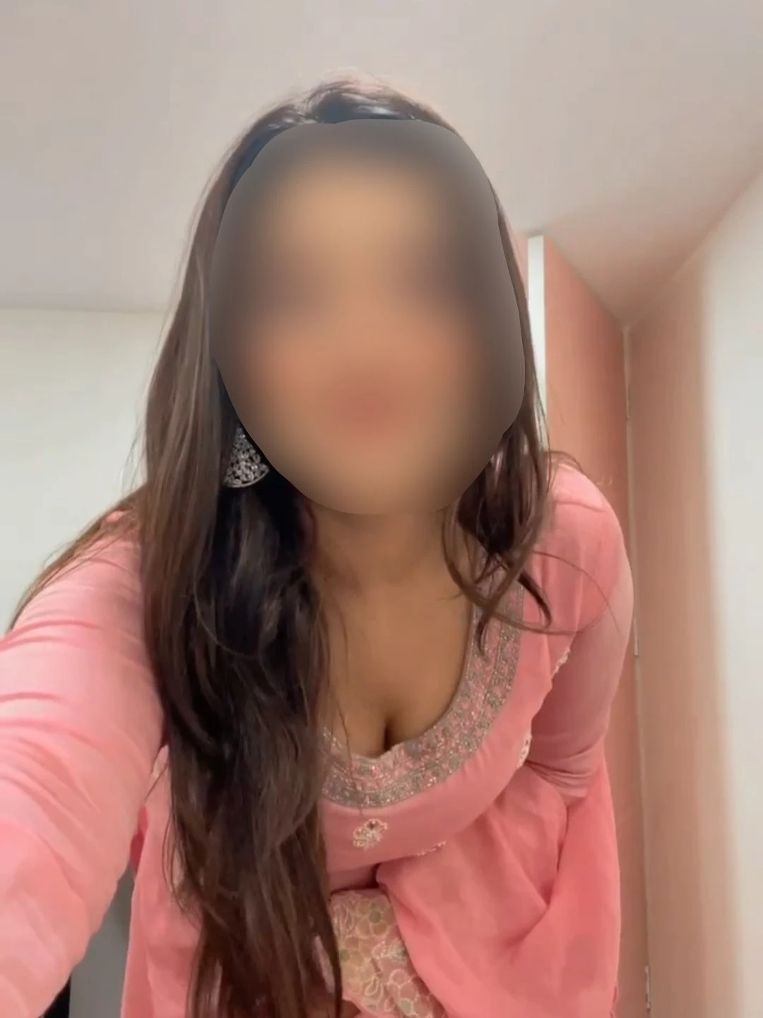Supriya providing genuine cam show – Indian escort in Bangalore — 6 / 9