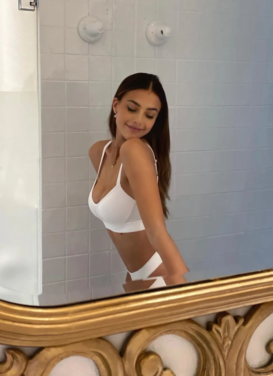 Stella – Danish escort in Hong Kong — 2 / 6