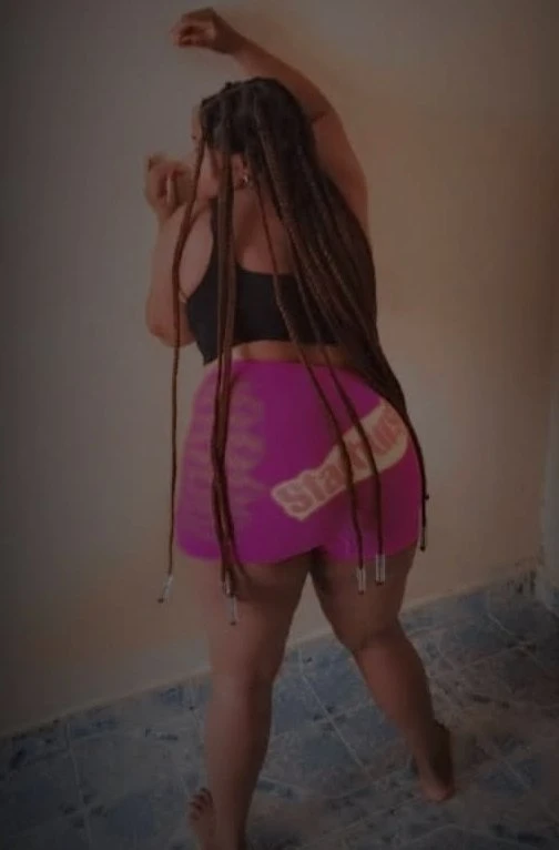 Alicia – Equatorial Guinean escort in N'Djamena — 6 / 8