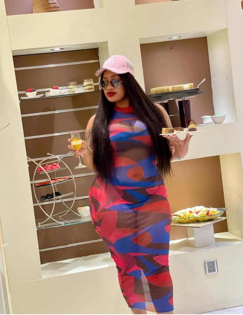LINDA LURTHER – South African escort in Chandigarh — 3 / 4