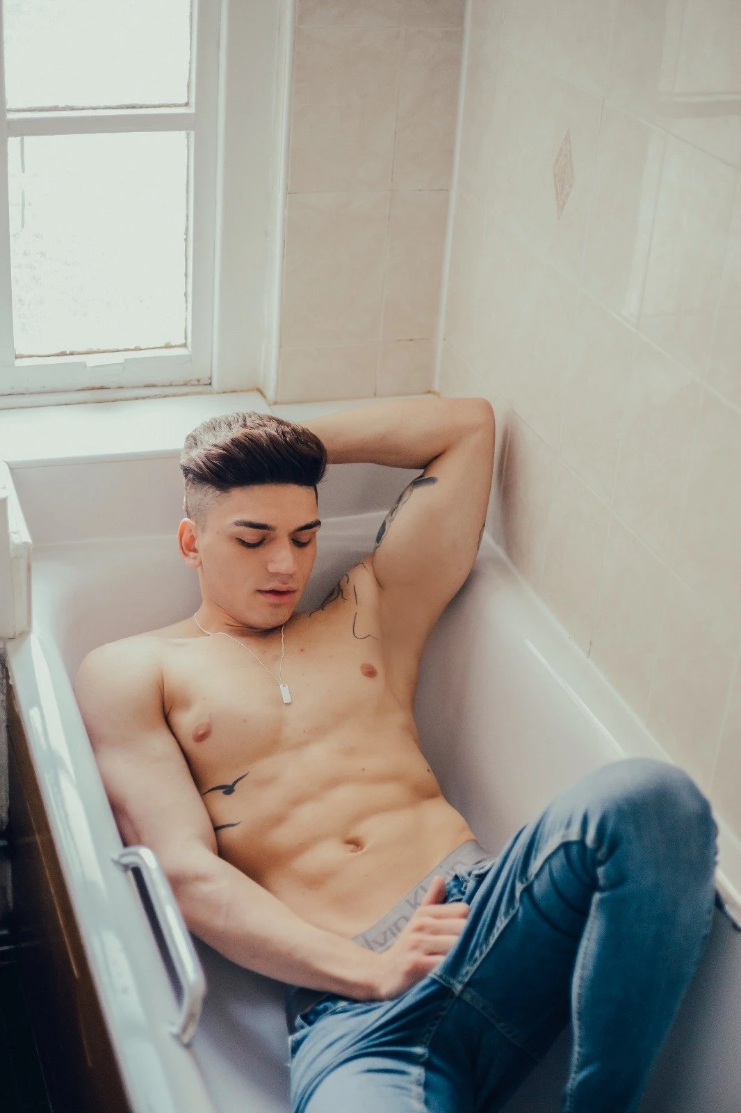 Zac Brent ?? – Brazilian escort in Hong Kong — 4 / 13