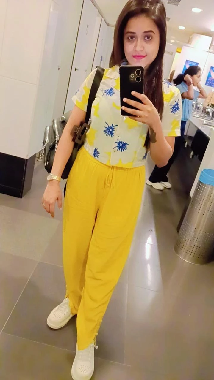 Komal ( Cam Show & Real Meet) – Indian escort in Bangalore — 2 / 4