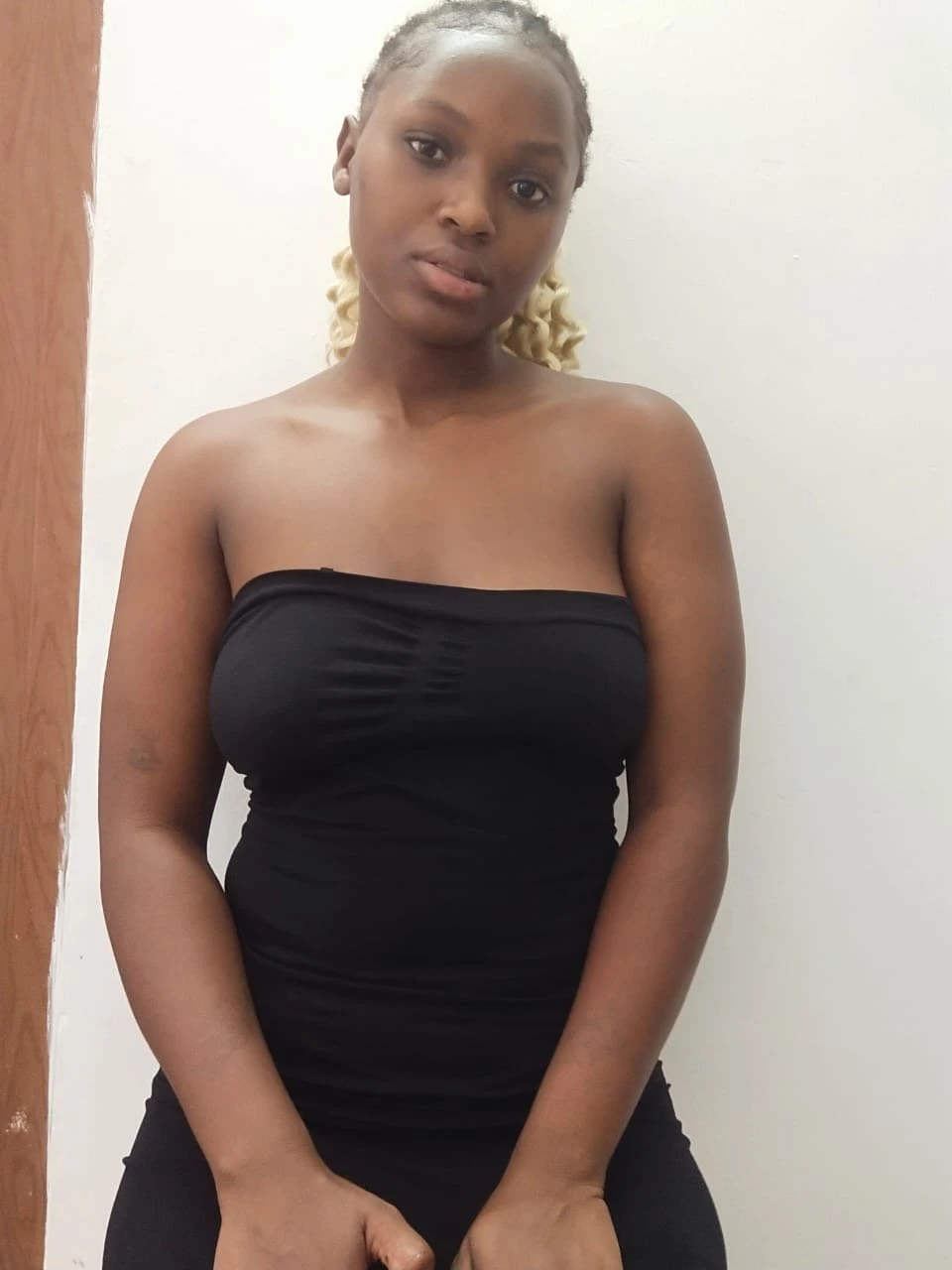 Juicy Yummy Sarah at Ur Service – Algerian escort in Chennai — 3 / 4