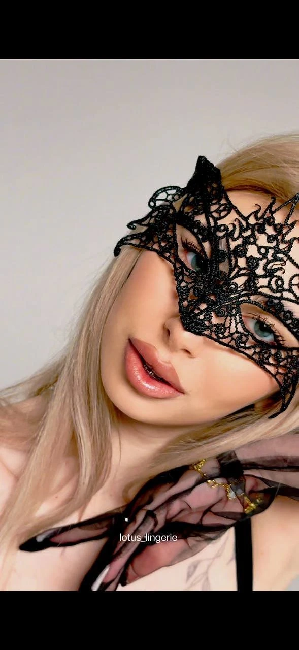 Adelina Bliss Guide – Russian escort in Hong Kong — 6 / 8