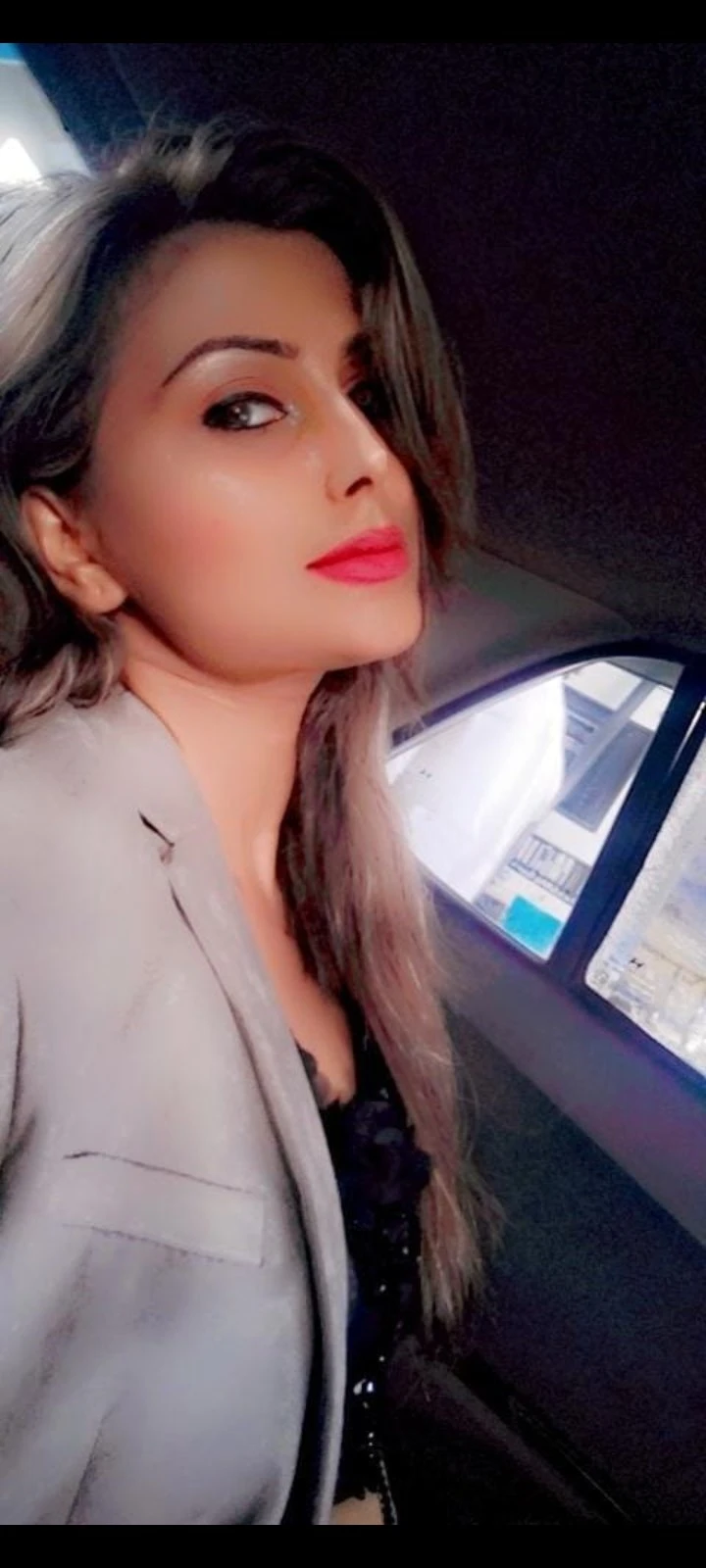 Komal Sharma – Indian escort in Bangalore — 3 / 4