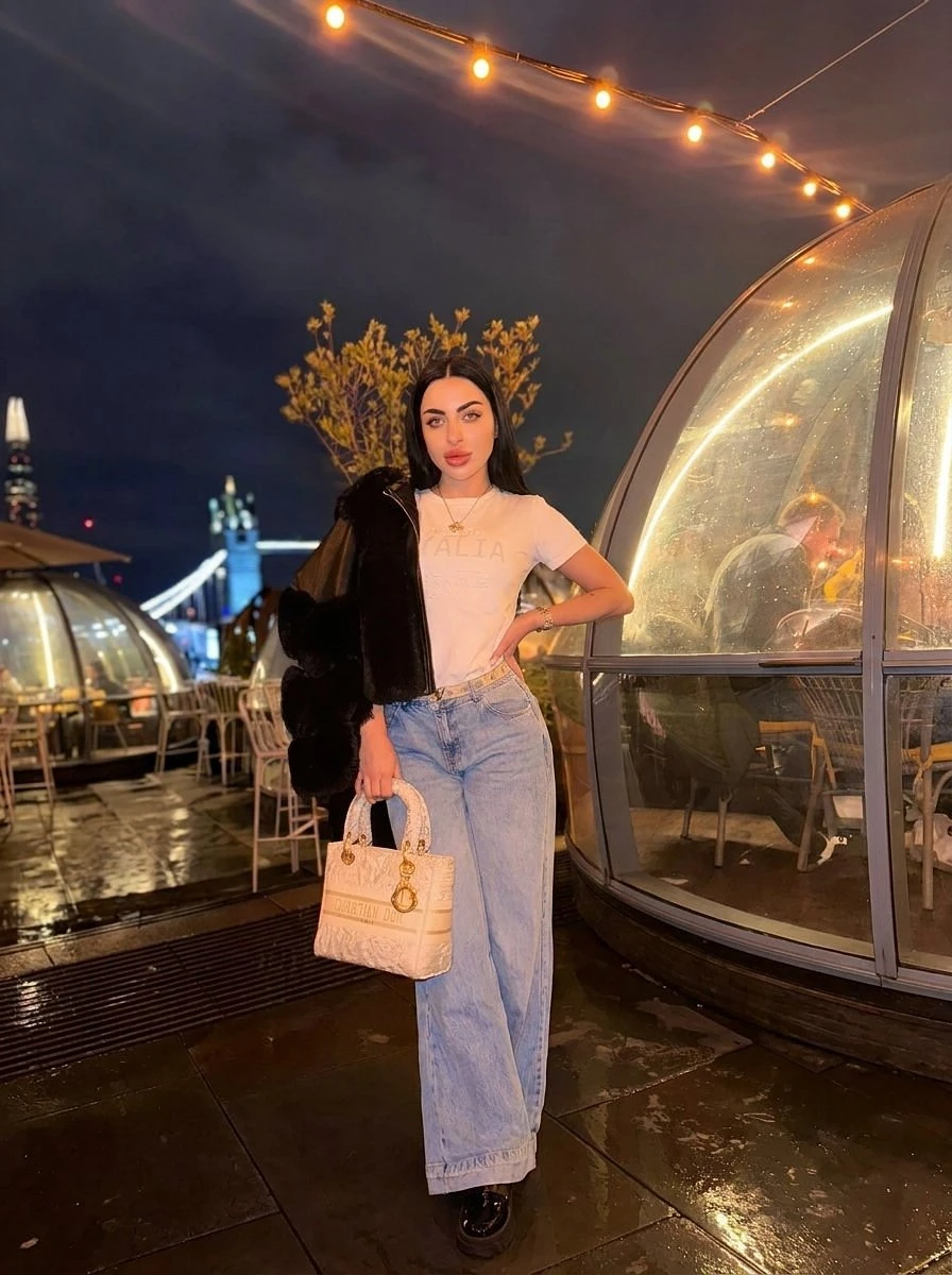 Gwendolyn Desire Goddess – Russian escort in Hong Kong — 4 / 7