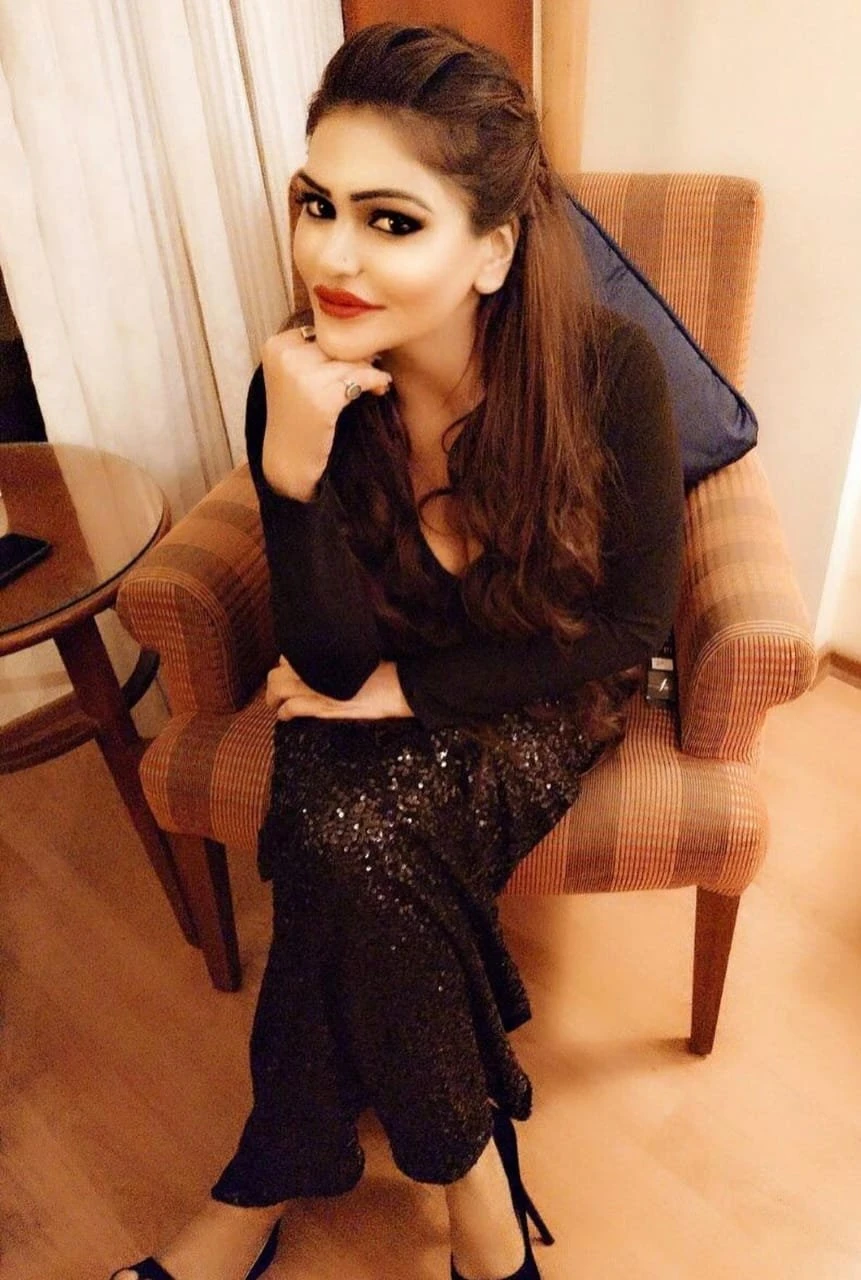 Actress Poonam – Indian escort in Hong Kong — 5 / 7