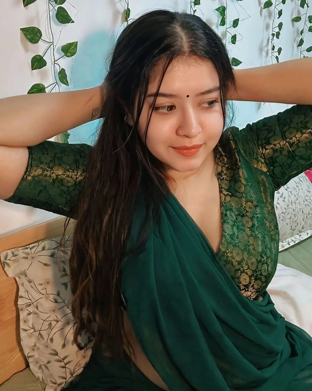 Himani Joshi – Indian escort in Ahmedabad — 3 / 4