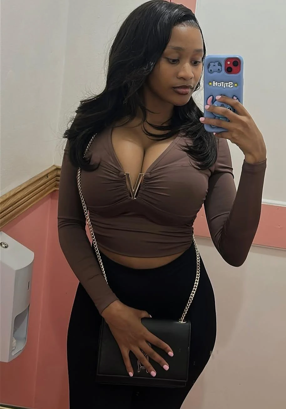 Big Boobs Nice Body Girl Norah – Burkinabe escort in Ahmedabad — 5 / 10