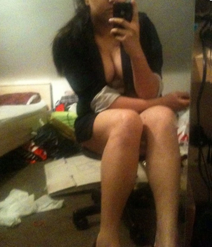 Sneha – Indian escort in Chennai — 1 / 2