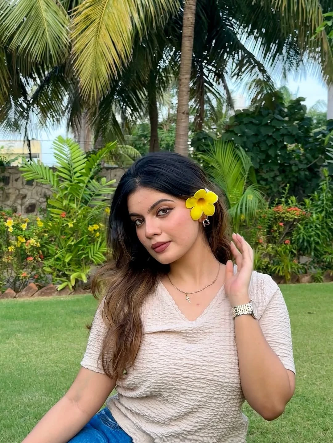 Anushka – Indian escort in Ahmedabad — 4 / 5