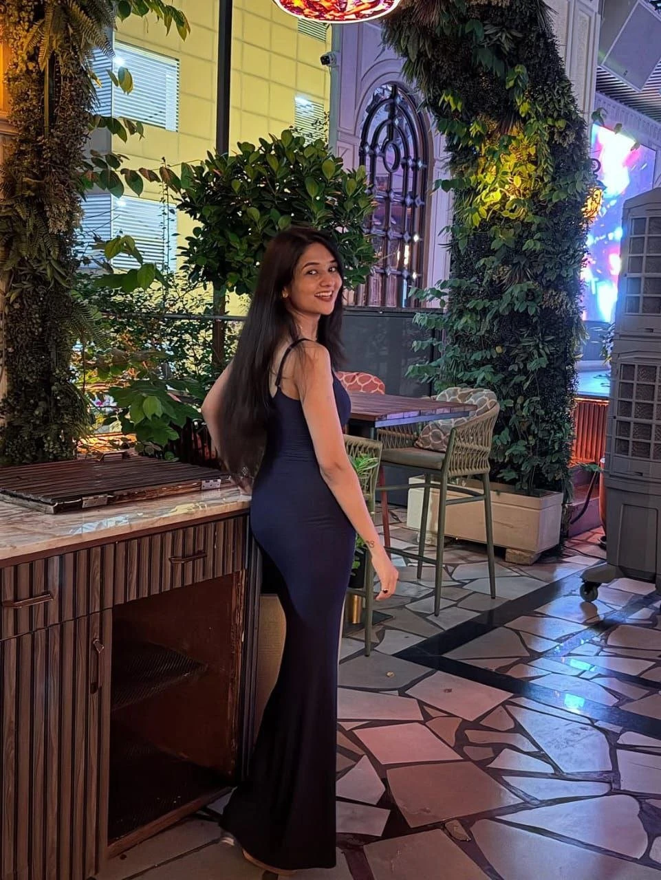 Dipali Ojha – Indian escort in Bangalore — 2 / 3