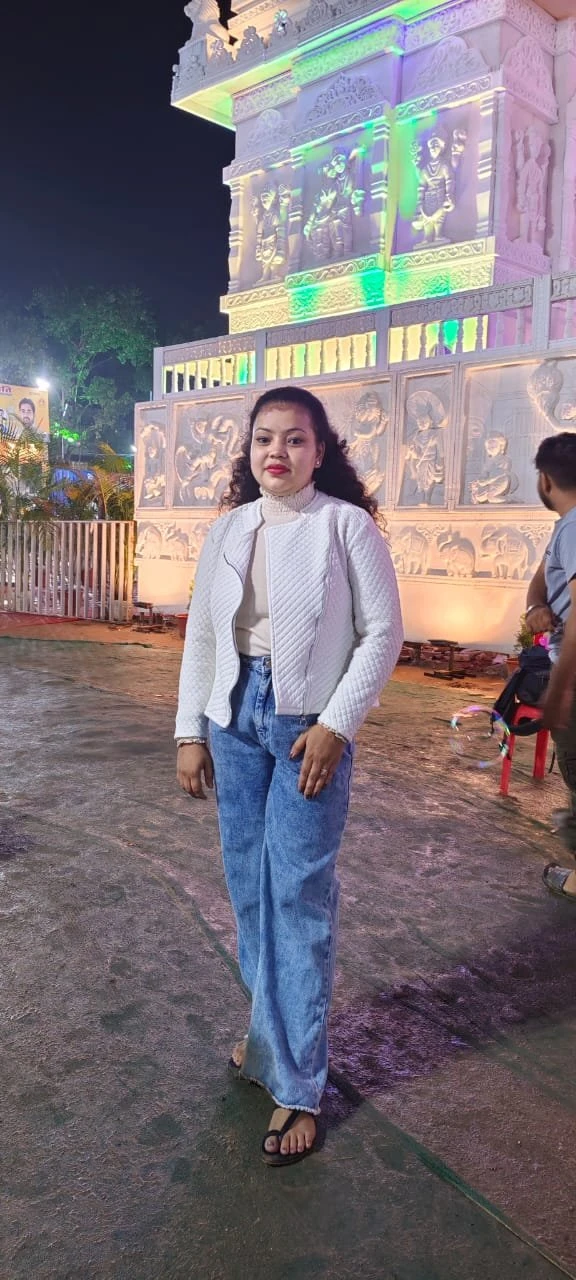 Punam – Indian escort in Ahmedabad — 2 / 3