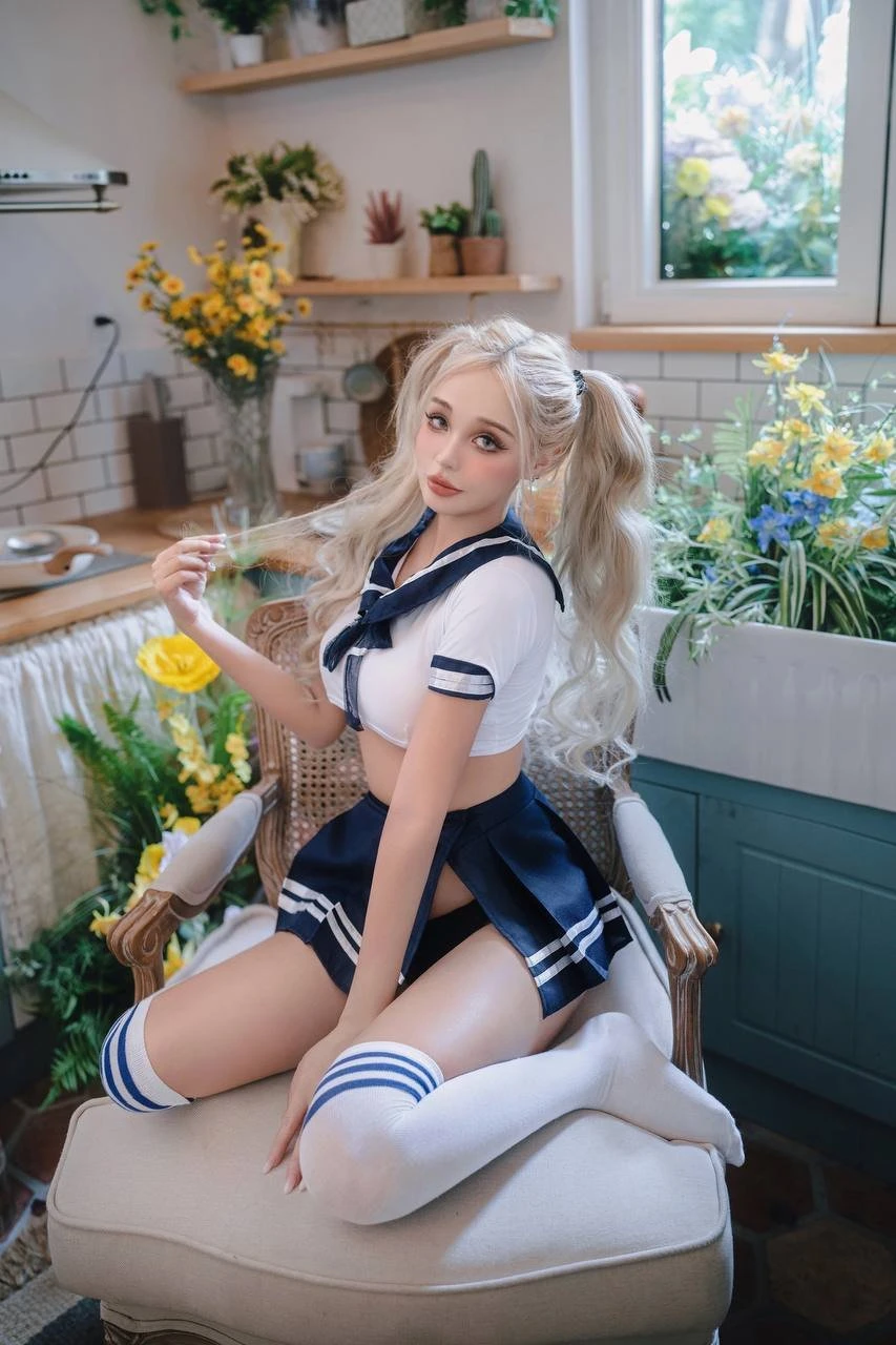 Lily – Russian escort in Hong Kong — 7 / 10