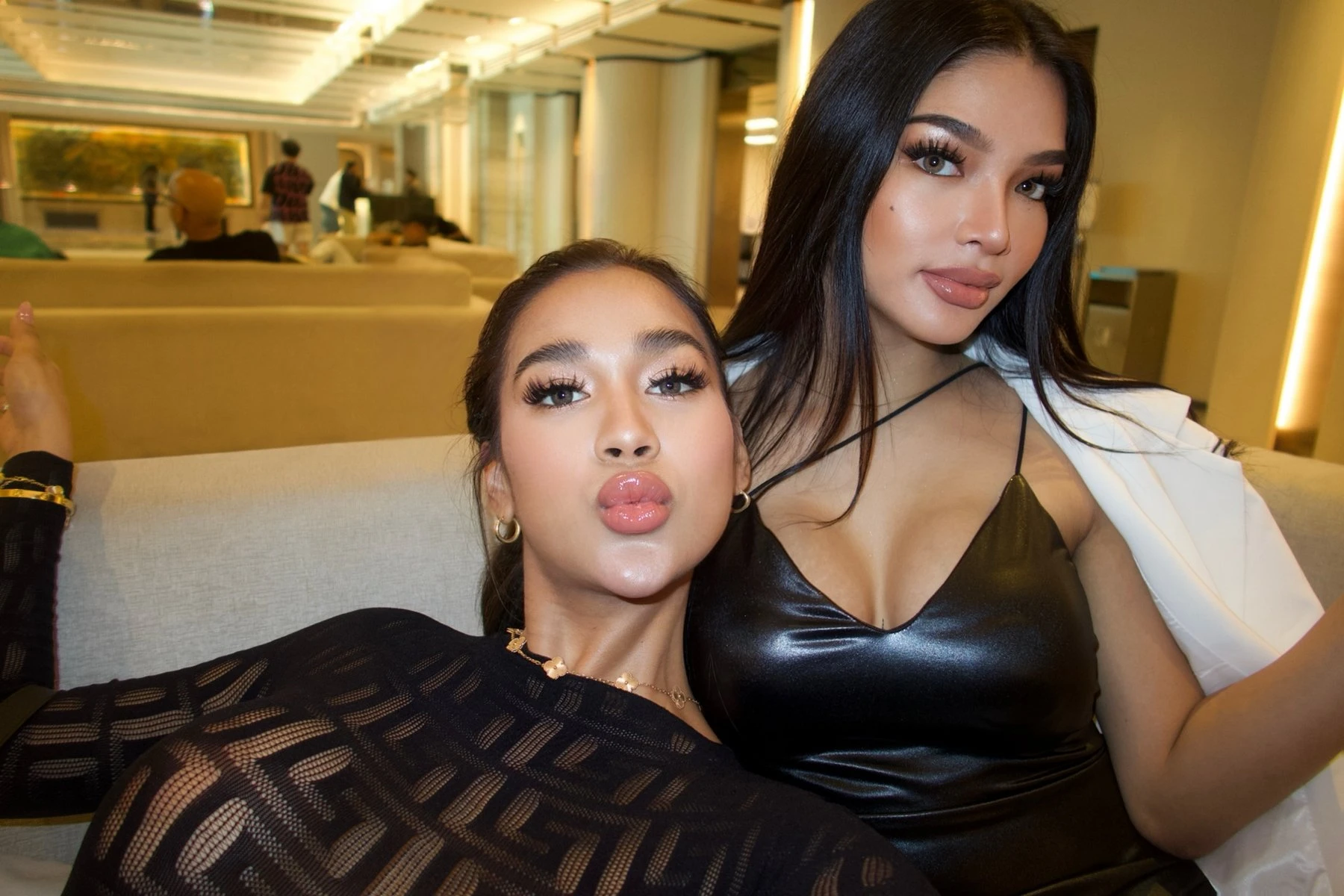 TWO IS ALWAYS BETTER THAN ONE – Greek escort in Hong Kong — 4 / 16
