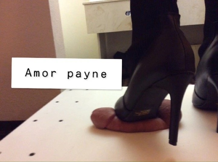 Amor Payne – American dominatrix in Hong Kong — 12 / 15