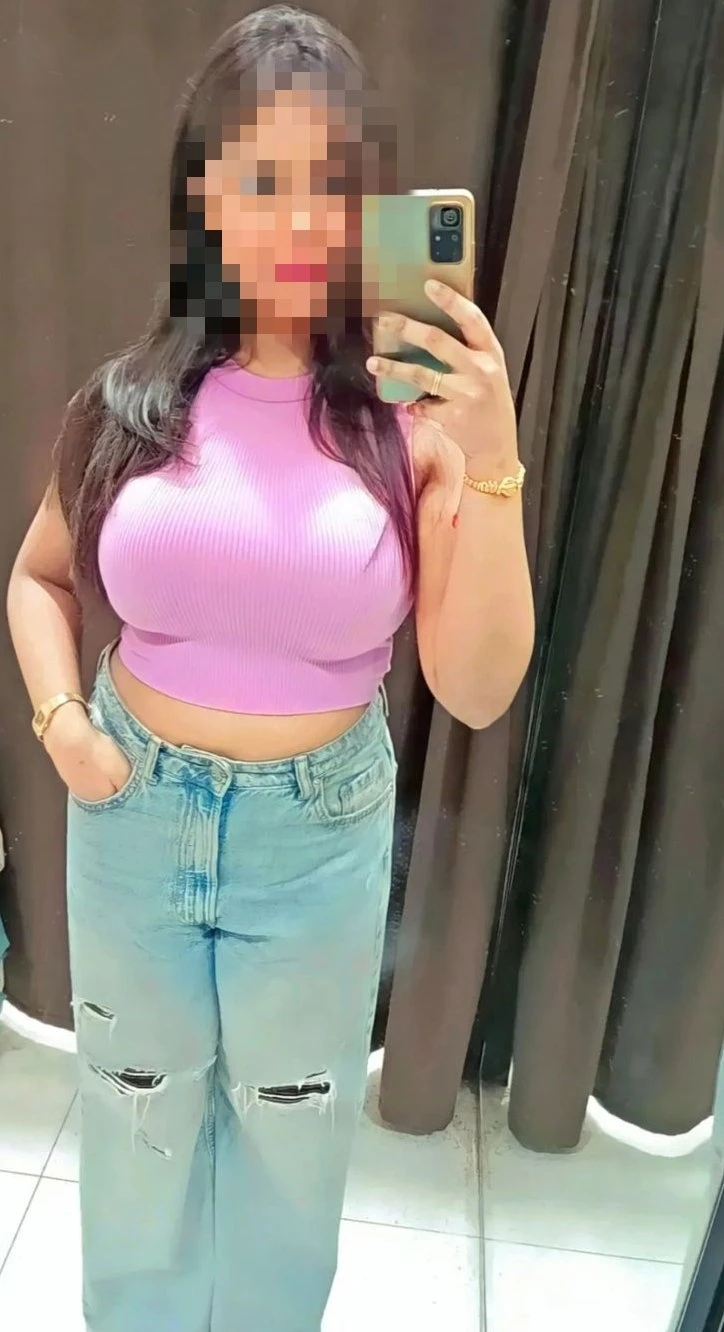 Soni Singh Real meet or cam show – Indian escort in Bangalore — 4 / 5