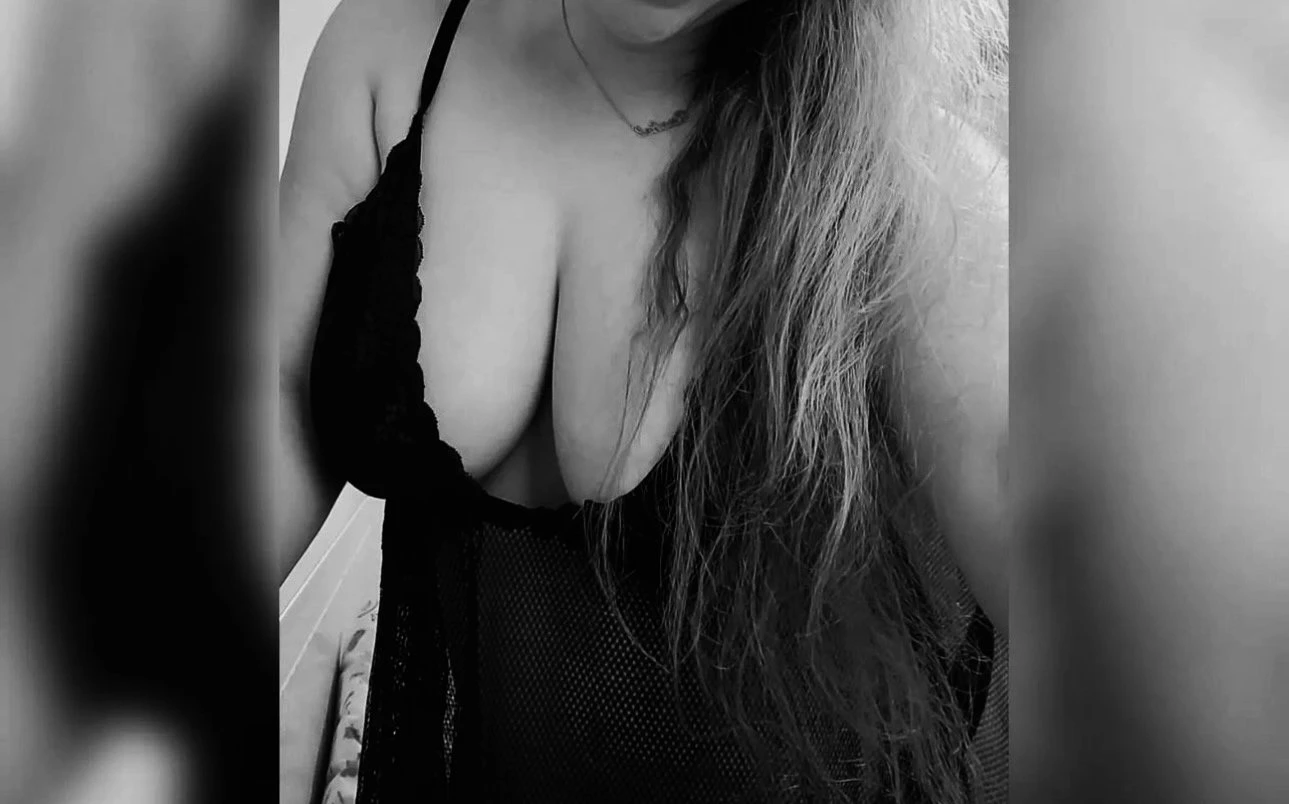Busty Milf StepMum Liyana – Malaysian escort in Hong Kong — 7 / 8