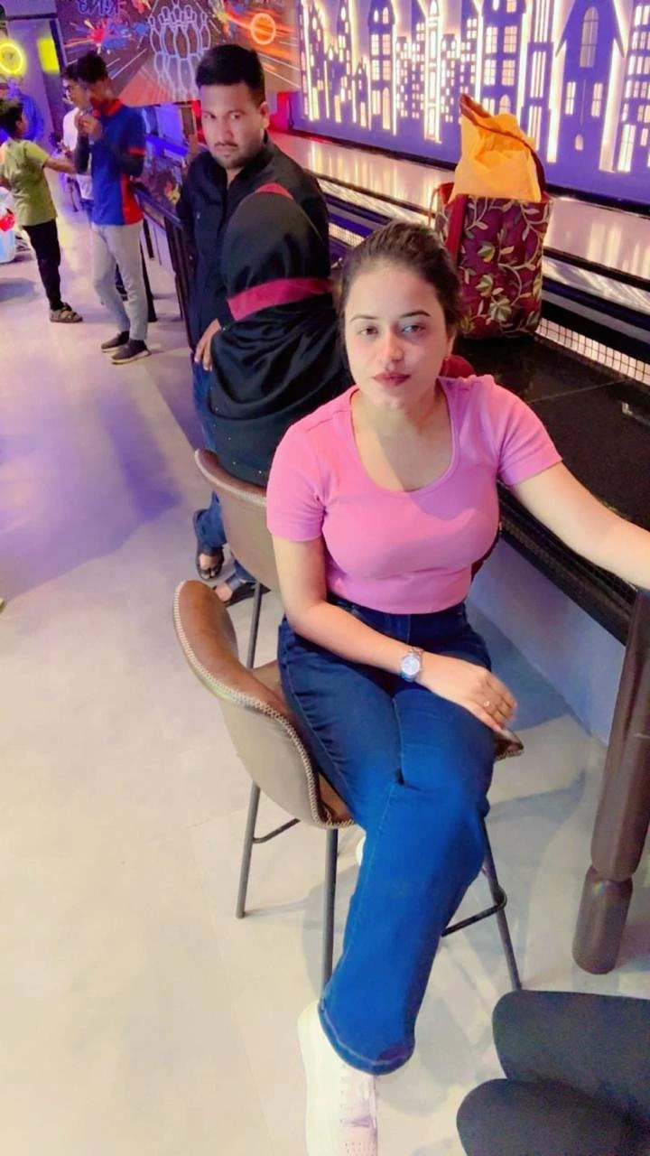 Nidhi (Cam Show & Real Meet) – Indian escort in Bangalore, Escort, Banga