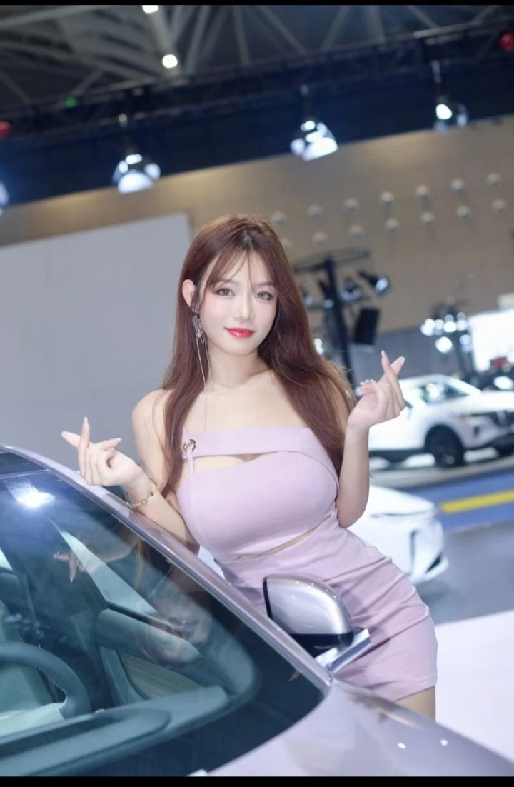 Bella big boobs independent – Japanese escort in Hong Kong — 24 / 30