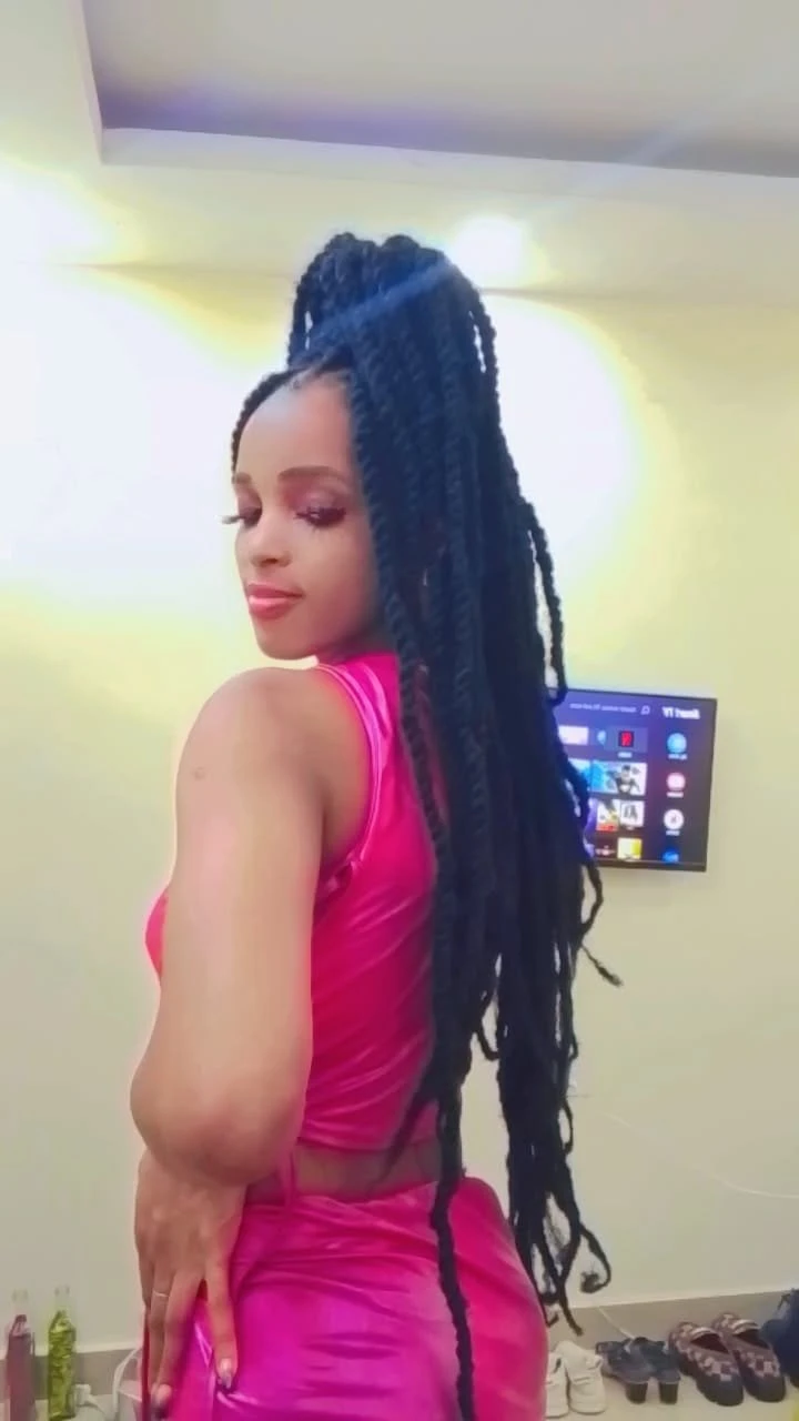 African Chloe Heyzo +91//922042//3152 – escort in Gurgaon — 5 / 16