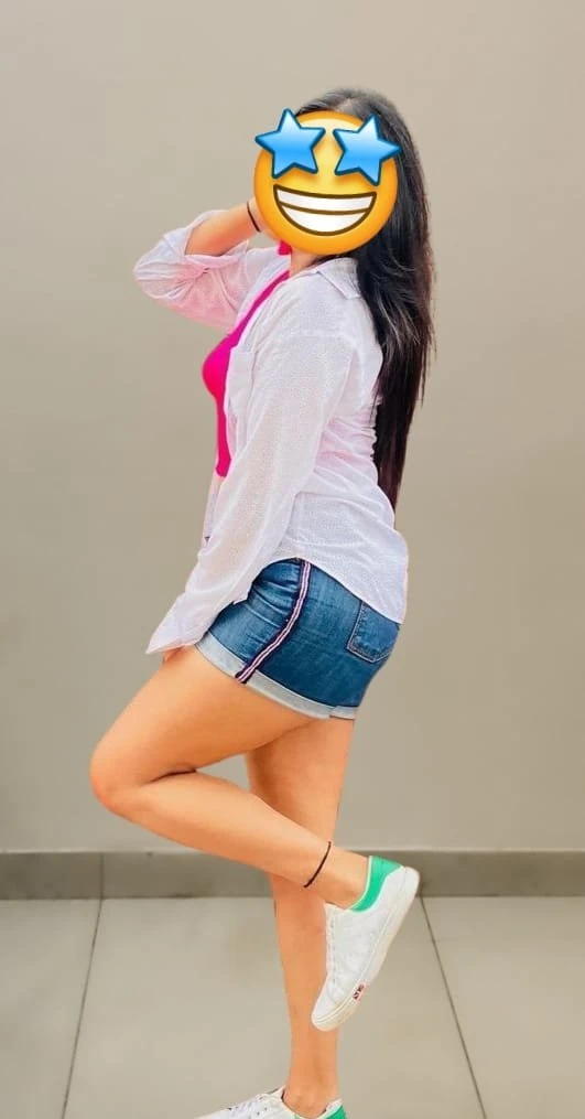 Moni Kapoor – Indian escort in Gurgaon — 4 / 9
