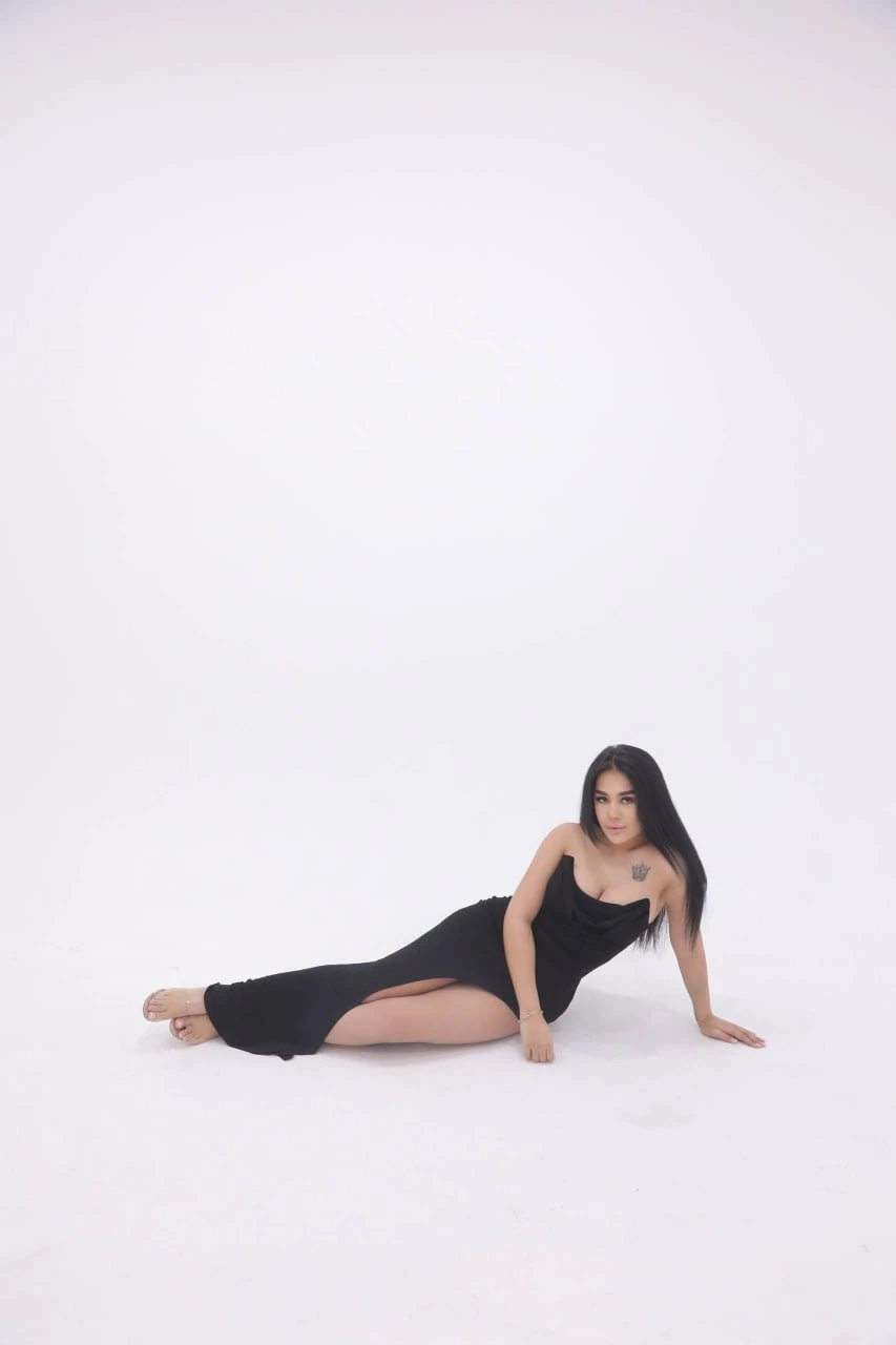 Luiza – Uzbekistani escort in Hong Kong — 3 / 6