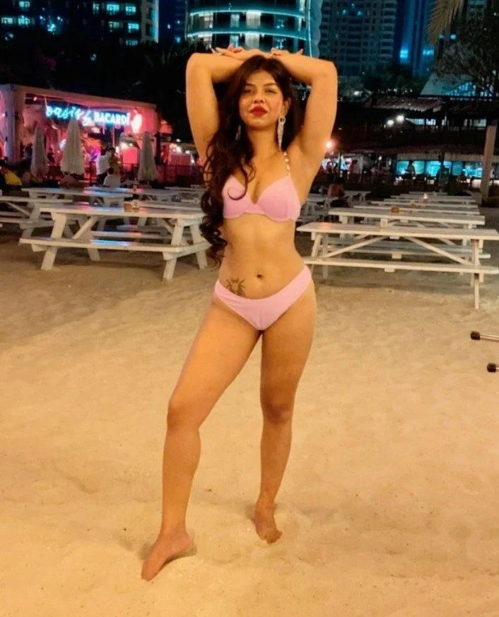 KAVYA SHARMA BEST VIP ESCORT SERVICE – Indian escort agency in Ahmedabad — 2 / 3