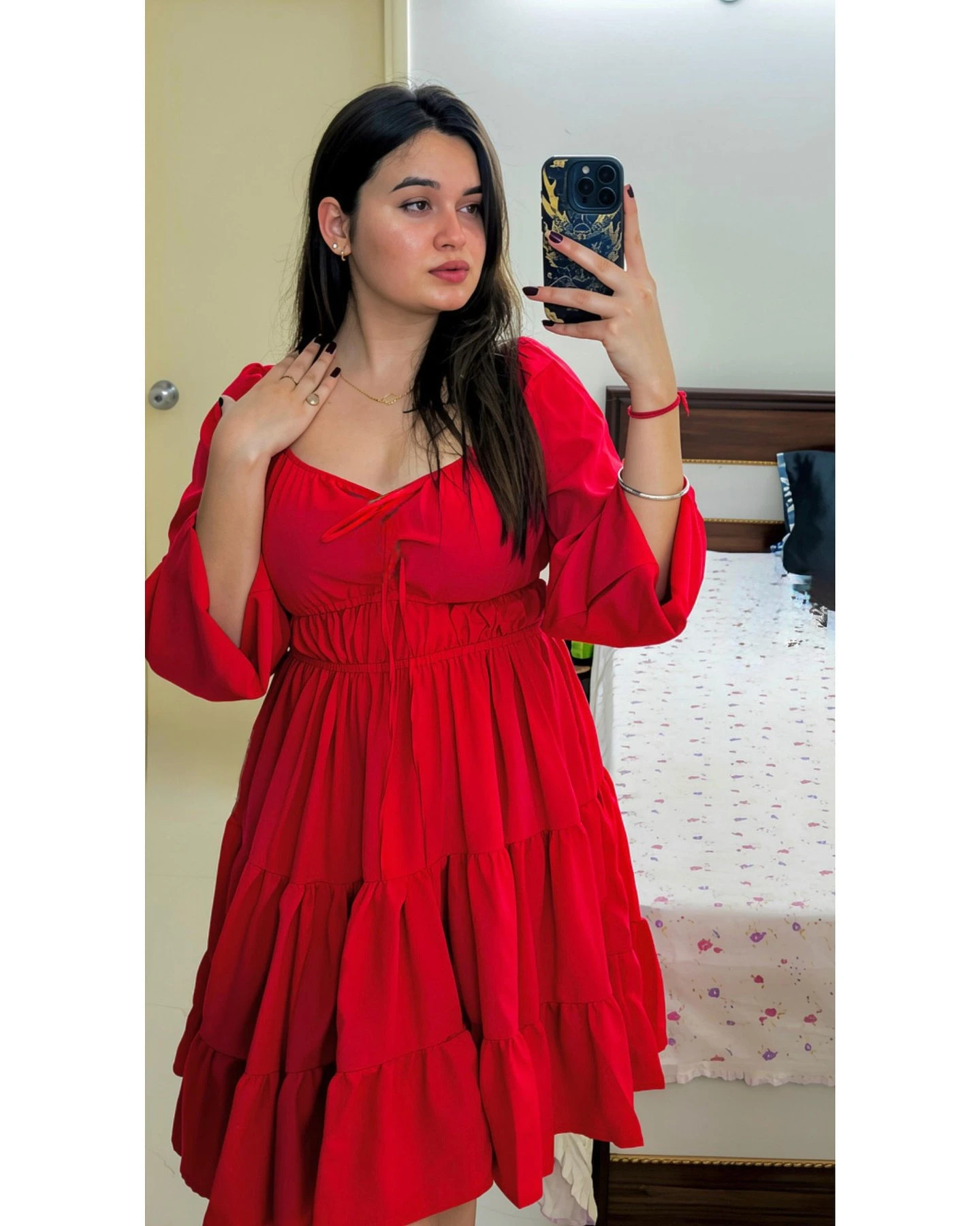 Radhika Joshi – Armenian escort in Ahmedabad — 1 / 3