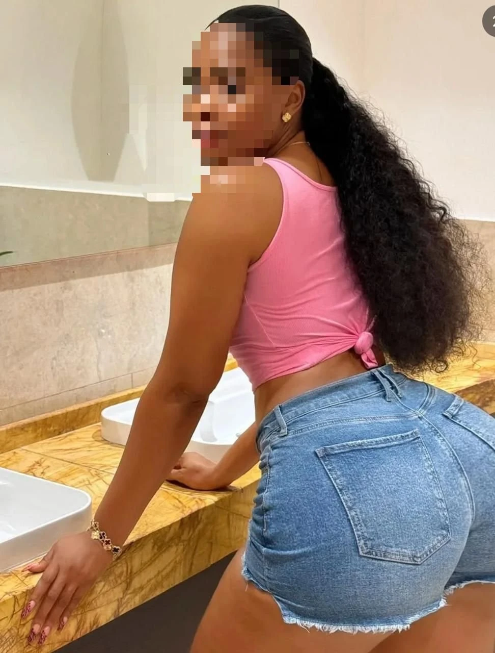 Maya – Algerian escort in Chandigarh — 4 / 5