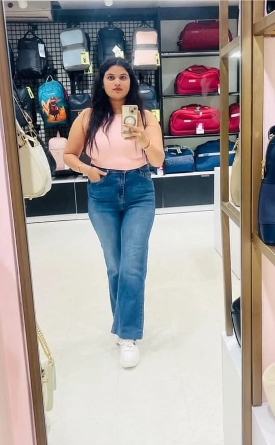 Priya real meet with cam show – Indian escort in Bangalore — 2 / 3