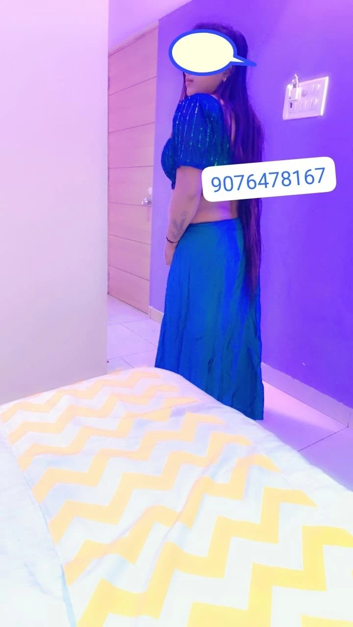 Rinky cam session – Indian escort in Bangalore — 9 / 27