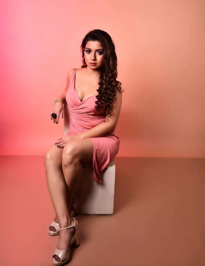 Amexa – Indian escort in Bangalore — 4 / 5
