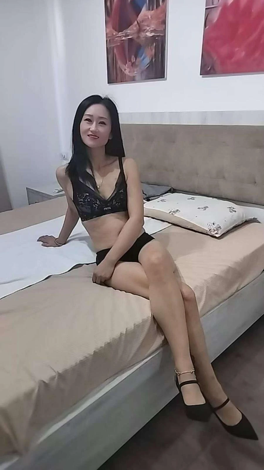 Tina – Chinese escort in Tirana — 3 / 4
