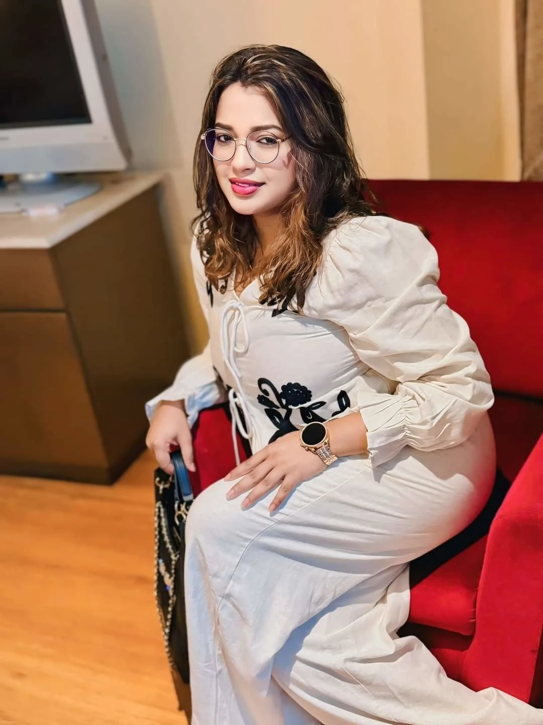Tamil North South Russian Thai Best – Indian escort in Chennai — 1 / 5
