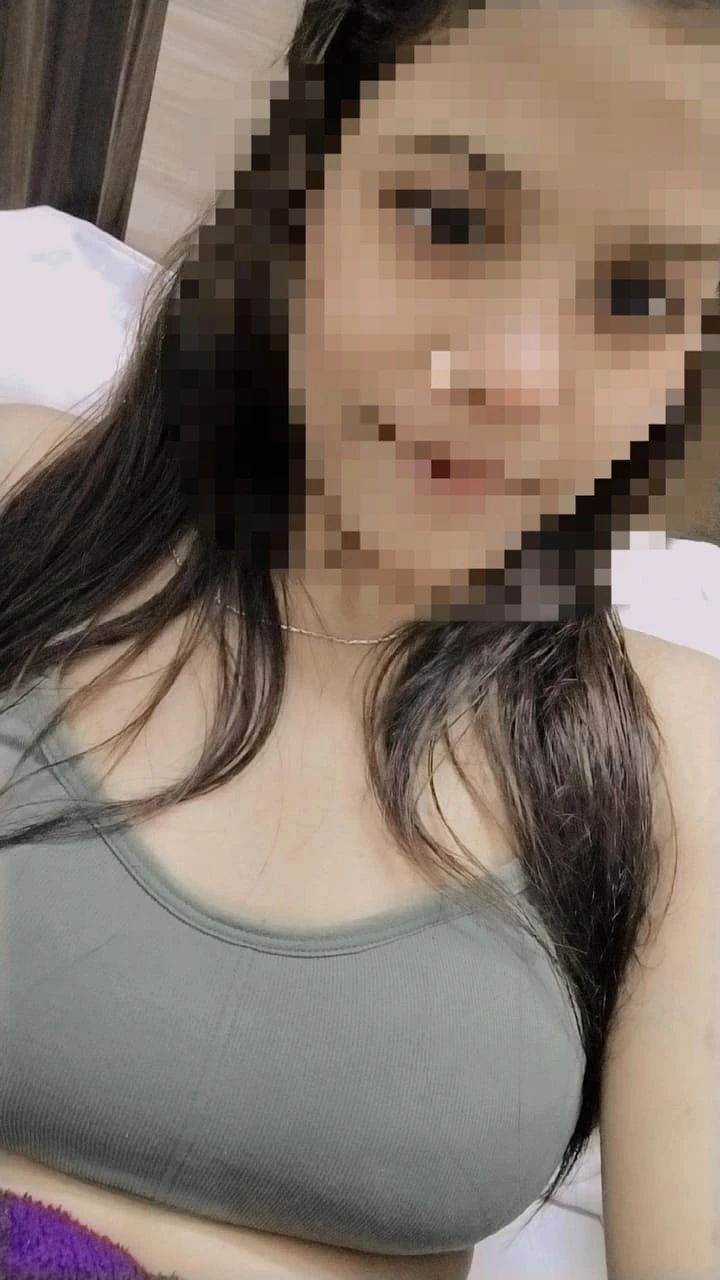 Riya Real Meet & Cam – Indian escort in Bangalore — 3 / 4