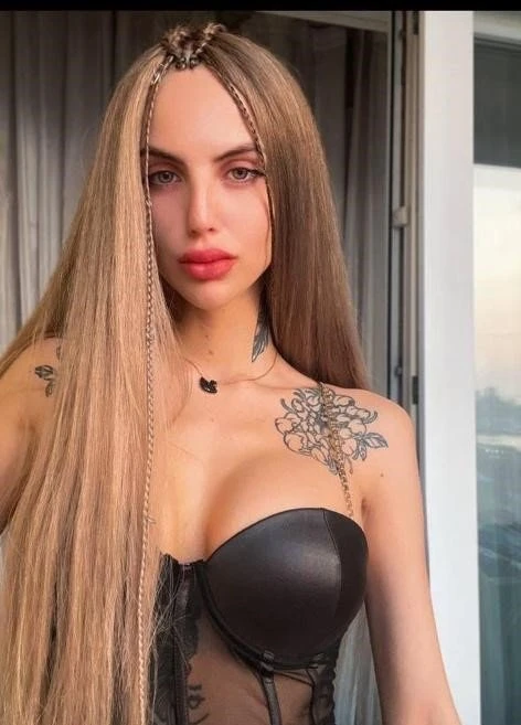 Daria – American escort in Tirana — 3 / 5