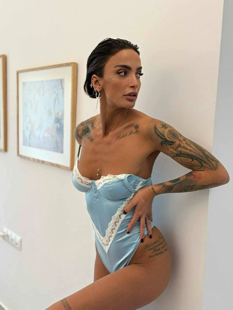 Vivien Seed Swallower – Italian escort in Hong Kong — 5 / 7