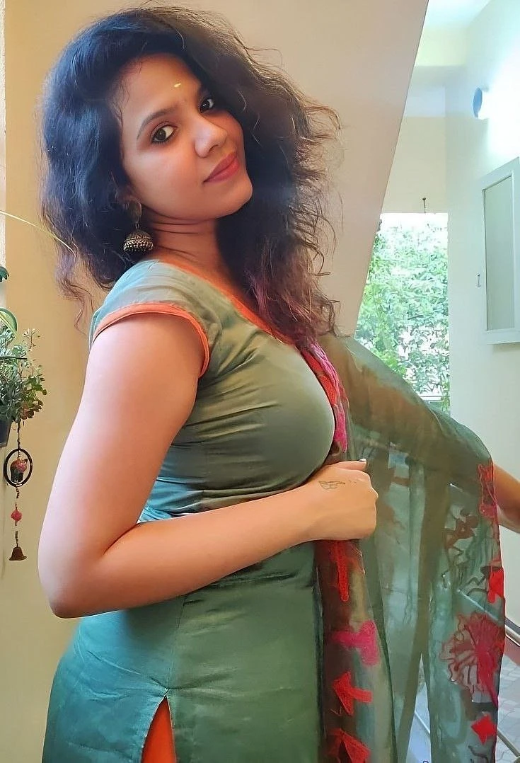 My Self Aditi – escort in Bangalore — 3 / 5
