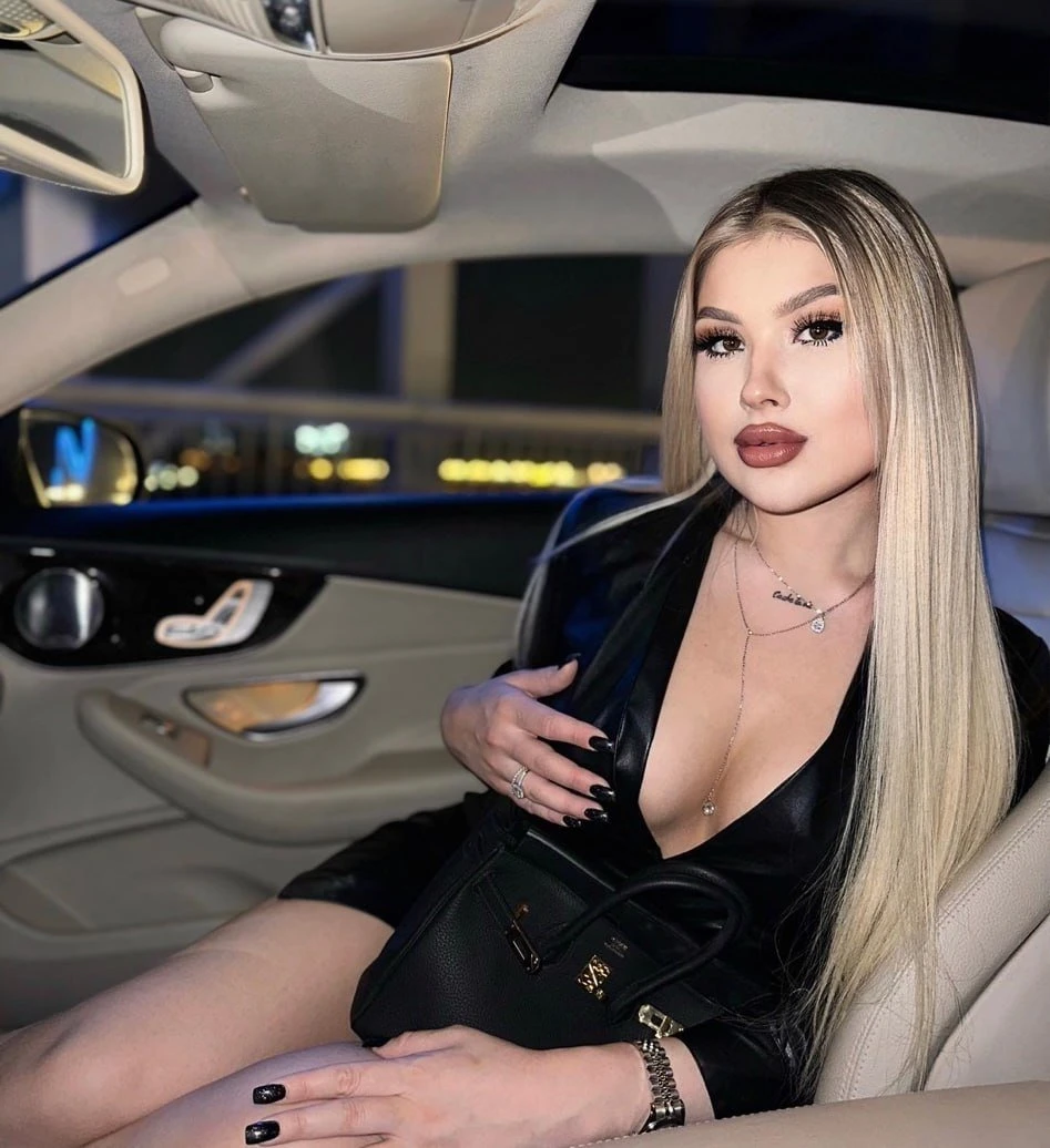 Celine Cum Guzzler – Russian escort in Hong Kong, Escort, Hong Kong