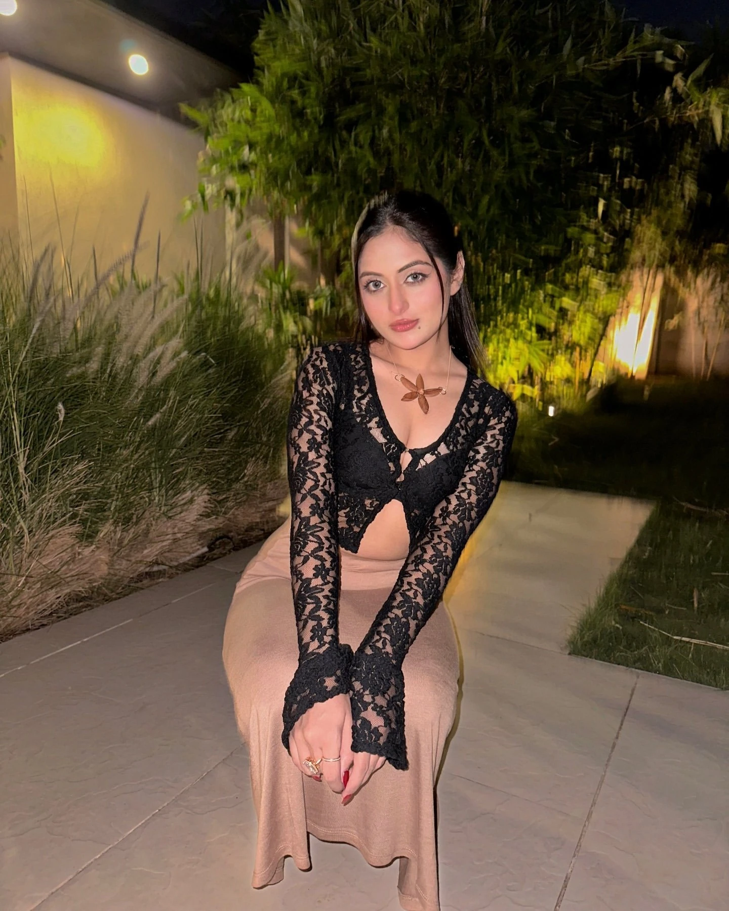 Manvi – Indian escort in Ahmedabad — 4 / 5