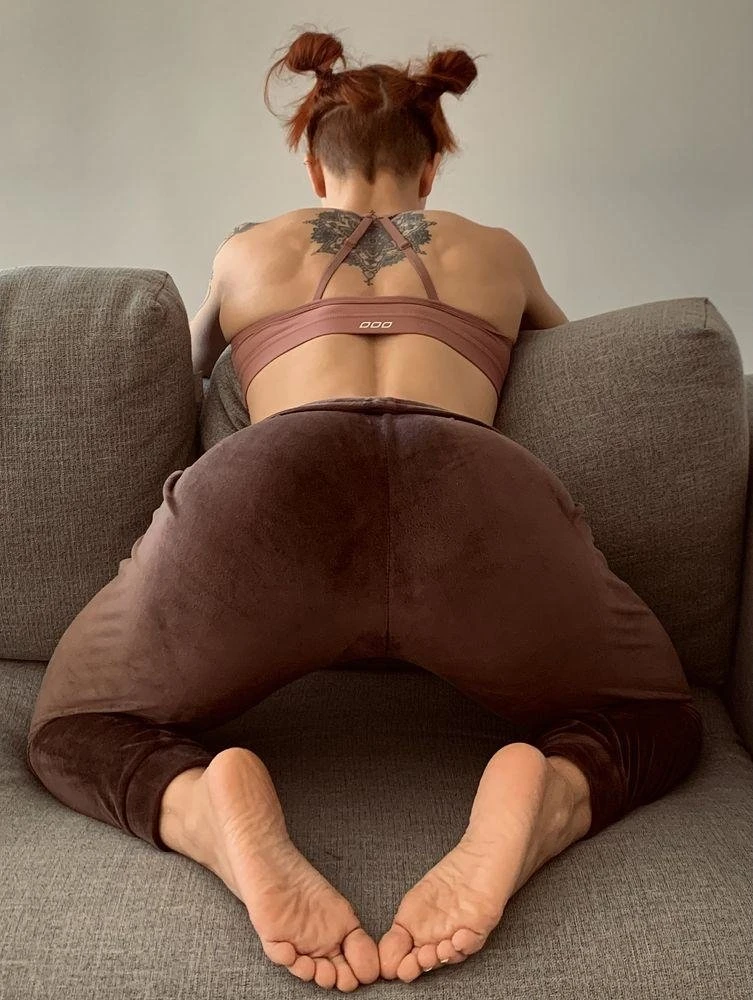 Júlia – Hungarian escort in Miskolc — 4 / 5