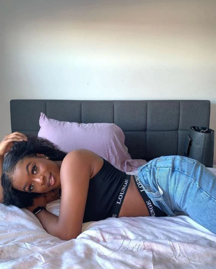 Cherry 4 Cam Session – Kenyan escort in Bangalore — 2 / 4