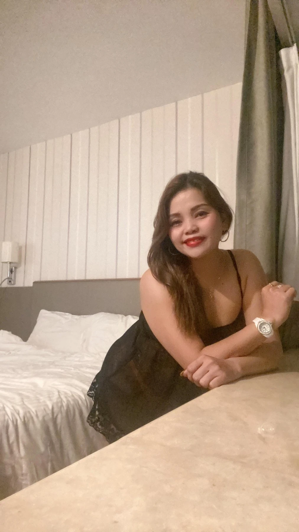 Daniella – Filipino escort in Hong Kong — 2 / 3