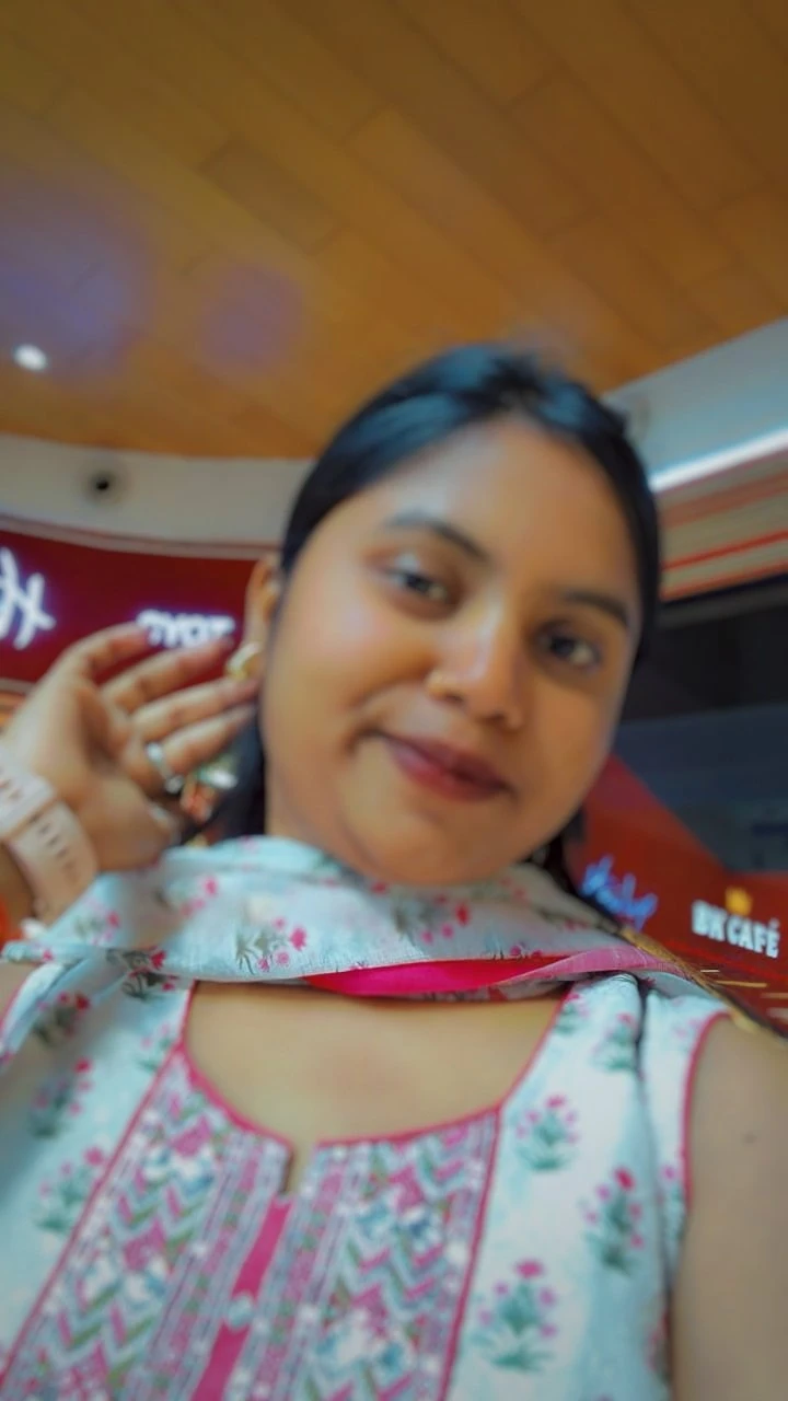 Anjali reel meet & cam session – Indian escort in Bangalore — 3 / 4