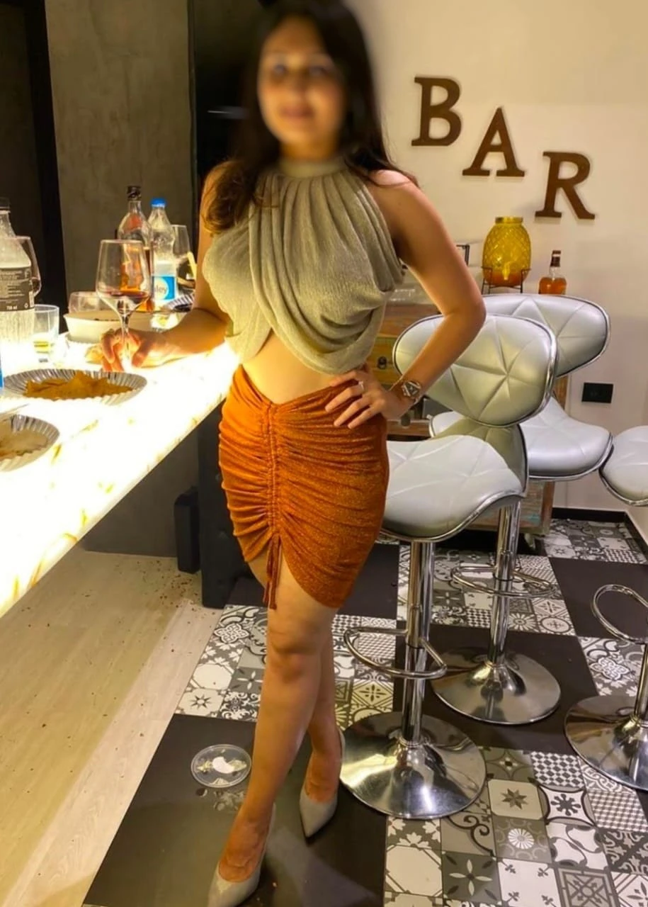 Jeny Available Now in the City – Indian escort in Bangalore — 4 / 5